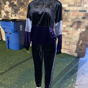 Stylish 2pc Velvet Set